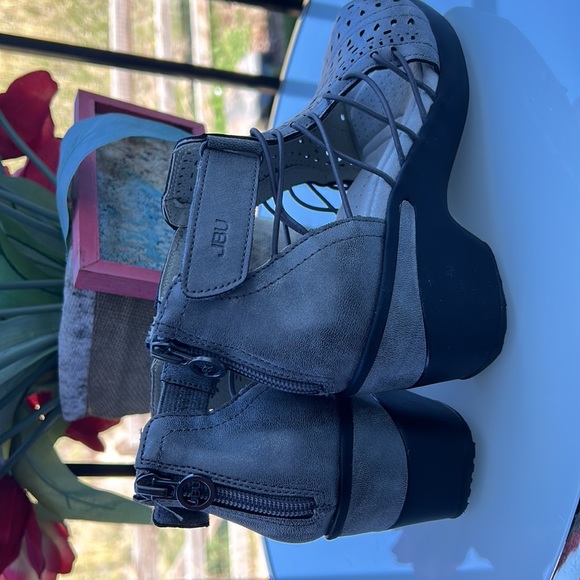 Jambu Nelly Encore Gunmetal Wedge Sandal Women's sizes 6M beautiful! - Picture 2 of 8